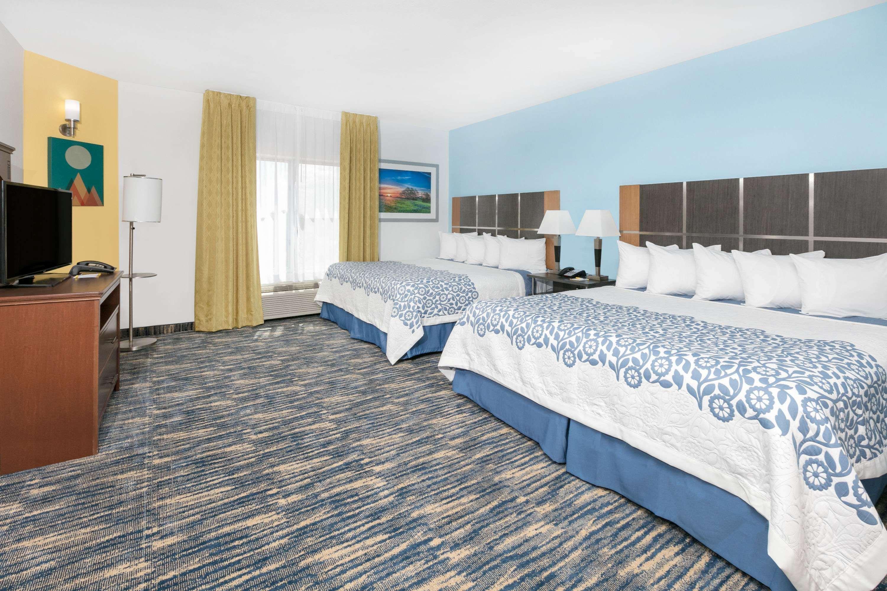 Days Inn & Suites By Wyndham Lubbock Medical Center Екстер'єр фото