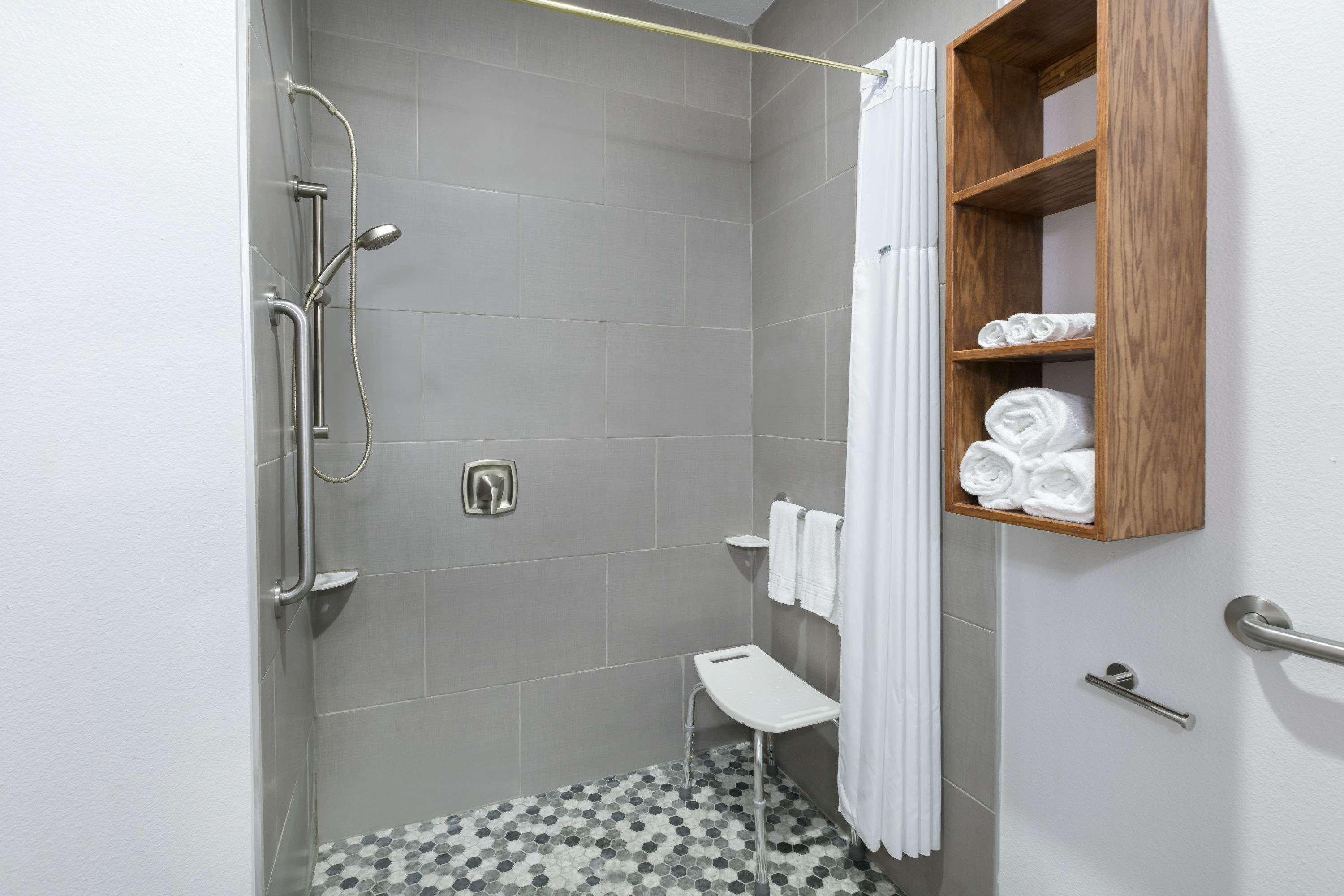 Days Inn & Suites By Wyndham Lubbock Medical Center Екстер'єр фото