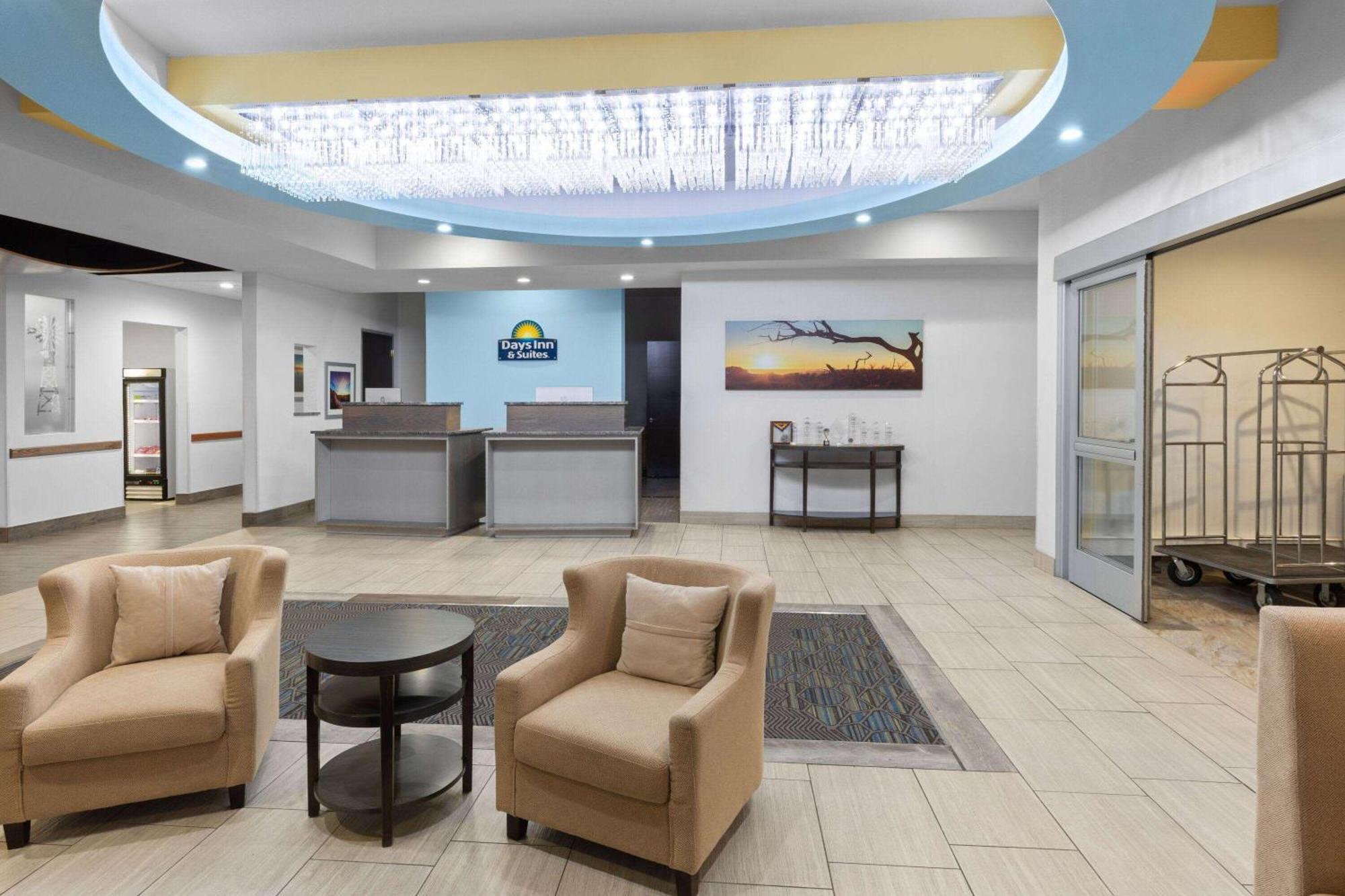 Days Inn & Suites By Wyndham Lubbock Medical Center Екстер'єр фото