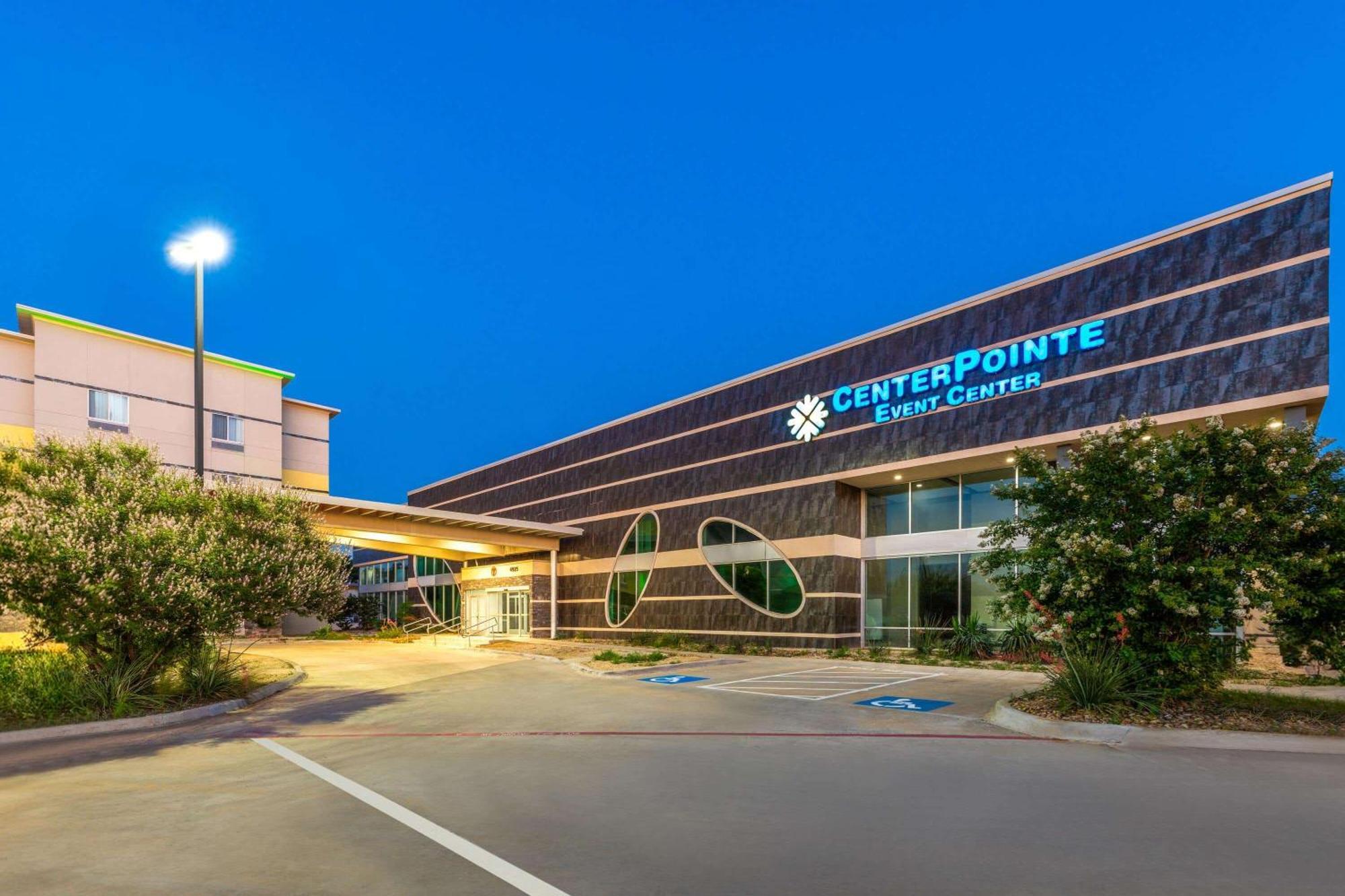 Days Inn & Suites By Wyndham Lubbock Medical Center Екстер'єр фото
