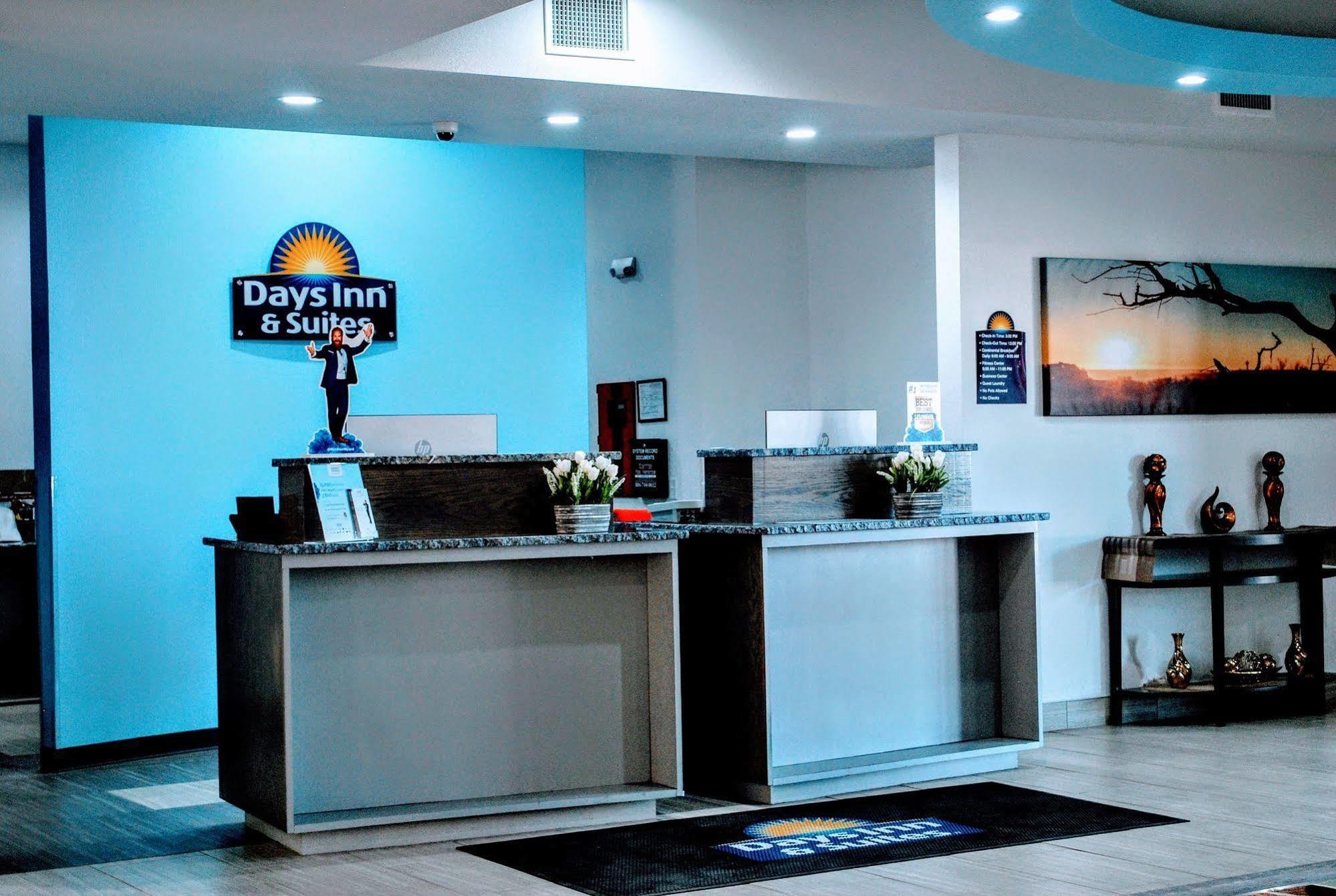 Days Inn & Suites By Wyndham Lubbock Medical Center Екстер'єр фото